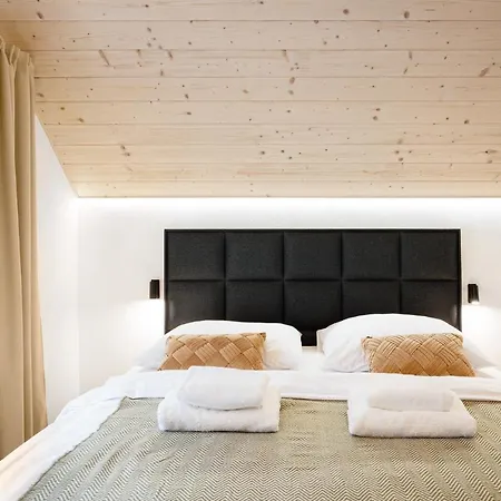 Tri Vody Demaenovska Dolina 酒店 *